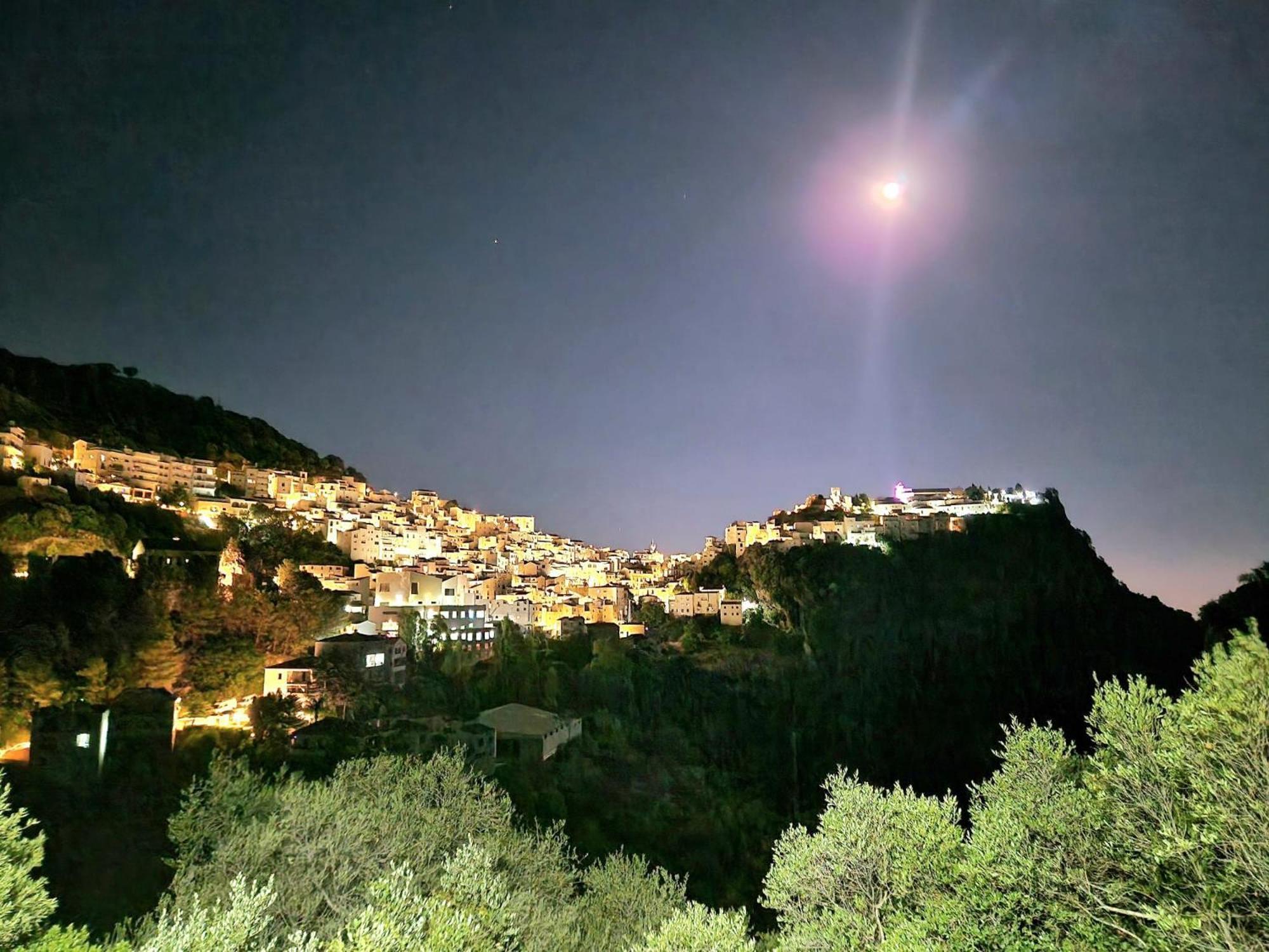 Villa Lomy Casares Exteriör bild